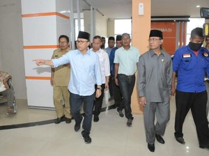 Pantau Korban Gempa Lombok, Zulkifli Hasan Sambangi RSUD Mataram
