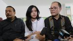 Yeslin Hadiri Sidang, Ke Mana Delon?