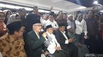 Potret Penyambutan Kiai Maruf Pulang dari Tanah Suci