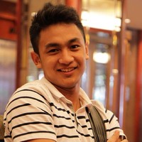 Pemain bulutangkis berikutnya yang kegantengannya membuatnya diidolakan para wanita adalah Thomi Azizan Mahbub. Atlet 23 tahun asal Malang ini pernah mendapatkan medali perunggu pada PON XIX-2016 JABAR (Beregu Putra). Foto: Dok. PBDJARUM.ORG