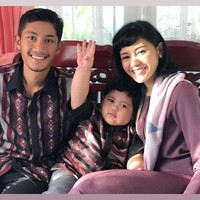 Yanthi Fuchianty dan Aiman Cahyadi merupakan pasangan atlet balap sepeda yang berlaga di Asian Games 2018. Menikah pada Januari 2015, pasangan atlet ini telah dikarunia buah hati yang sudah menginjak usia dua tahun. Foto: Instagram