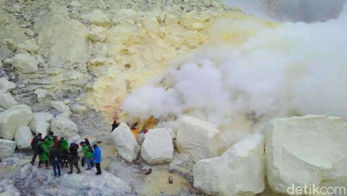 BBKSDA Jatim Klarifikasi, Kawah Ijen Masih Dibuka