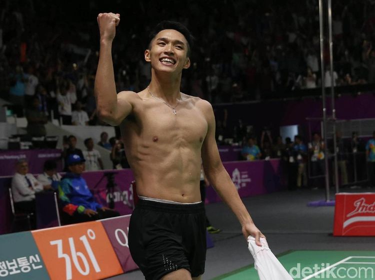 Aksi Telanjang Dada Jonatan Christie Usai Dapat Emas Asian Games