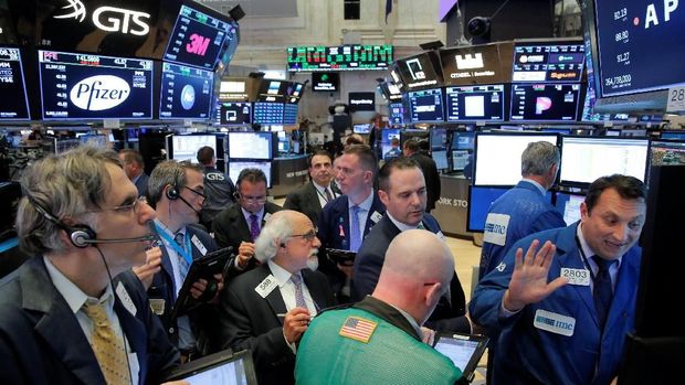 Tingkat Pengangguran AS Rendah, Wall Street Rontok