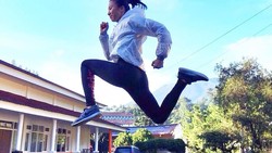 Srunita Sari Sukatendel adalah salah satu atlet Karate Indonesia di Asian Games 2018. Parasnya yang cantik menyempurnakan skill dan kebugaran fisiknya.