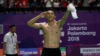 Jonatan Christie menjadi salah satu atlet paling bersinar selama gelaran Asian Games 2018 berlangsung. Atlet muda itu berhasil memberikan medali emas untuk Indonesia dari cabang olahraga bulu tangkis putra perorangan. Momen saat Jojo merayakan kemenangannya ini pun menjadi yang paling dikenang selama Asian Games 2018. Agung Pambudhy/detikcom