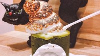 Kalau yang satu ini tak diberi topping es krim. Melainkan whipped cream yang ditorched. Cantik, kan? Foto: Instargam thedirtycookieoc