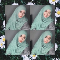 Untuk memakai hijab seperti Chacha, tak harus pakai pashmina. Hijab segi empat pun tetap bisa dibuat seperti ini. Caranya, lipat hijab segi empat menjadi persegi panjang. Kemudian pakai seperti mengenakan pashmina. Foto: Instagram/Oznapitzcha