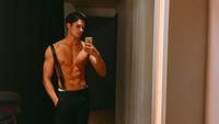 Lee Seung Hwang meraih juara dalam ajang 12th Mister International yang digelar pada 30 April 2018 lalu (2sh_____/Instagram)