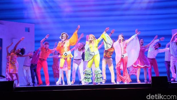 Siap Nyanyi dan Joget di 'MAMMA MIA!' Musikal Jakarta Malam Ini? 