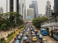 Kebiasaan Buruk saat Nyetir yang Bikin Boros Bensin