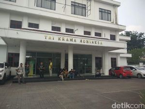 4 Hakim dan Pengusaha Tamin Sukardi Dibawa KPK ke Kejati