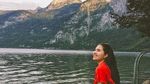 Potret Olivia Jensen yang Dikecam karena Jatuhkan Bendera Merah Putih