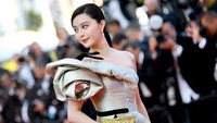 Fan Bingbing yang punya usaha produk kecantikan pun baru-baru ini terlihat berbagi dengan sesama, banyak kegiatan sosial yang dilakukannya dalam beberapa hari terakhir. Foto: Fan Bing Bing (Emma McIntyre/Getty Images)
