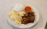 Yang Enak Untuk Berbuka Mangut Manyung dan Bakso  Klasik 