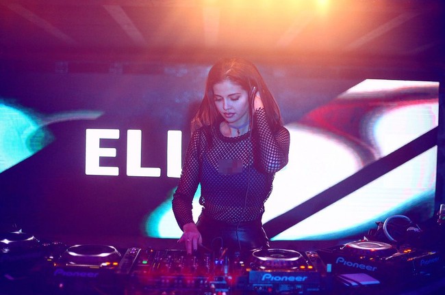 Kenalan dengan Elly G, DJ asal Ukraina yang paras menawannya dikagumi oleh banyak netizen dan dijuluki sebagai salah satu DJ terseksi di dunia Foto: Instagram