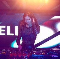 Kenalan dengan Elly G, DJ asal Ukraina yang paras menawannya dikagumi oleh banyak netizen dan dijuluki sebagai salah satu DJ terseksi di dunia Foto: Instagram