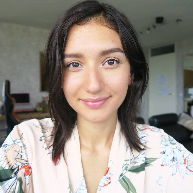 Kristel mengaku kompleksi kulitnya jadi lebih sehat setelah 3 minggu mengonsumsi produk hewani. Ia juga mempromosikan diet ketogenic, yakni pola makan tinggi protein. Foto: Instagram/@kasumikriss