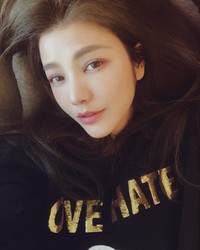Lure Hsu adalah designer asal Taiwan. Sudah berumur 43 tahun, Lure masih sangat cantik dan suka liburan. (lurehsu/Instagram) Lure Hsu adalah designer asal Taiwan. Sudah berumur 43 tahun, Lure masih sangat cantik dan suka liburan. (lurehsu/Instagram)