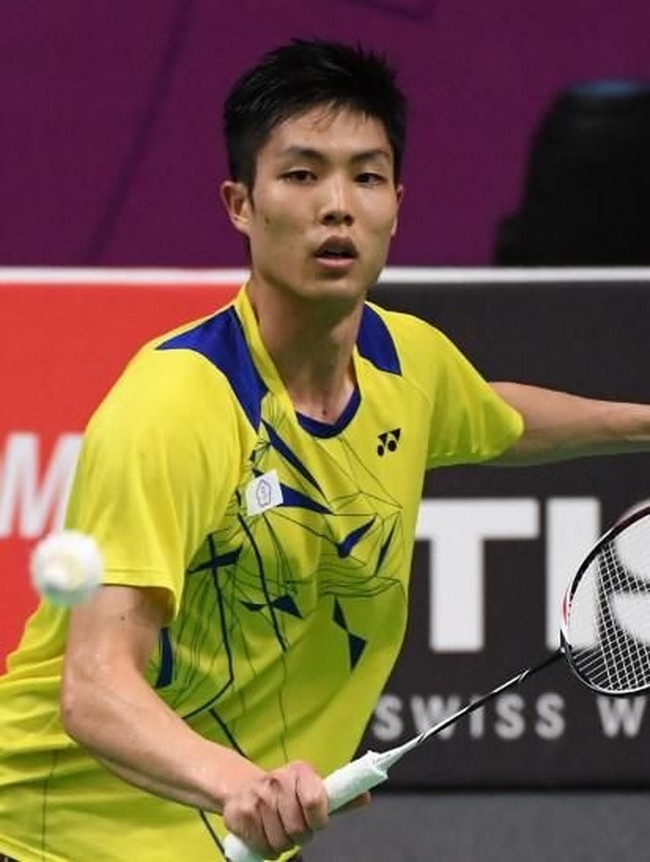 Tienchen Chou dari Chinese Taipei, rival Jonatan di laga final hari ini tampil dengan jersey berwarna kuning yang dihiasi motif geometris bernuansa futuristik. Padahal bendera negera pecahan China itu berwarna biru dan merah. (Foto: AFP)