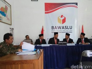 Bawaslu Didesak Coret Caleg Eks Napi Korupsi