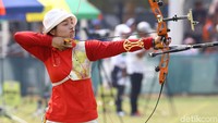 Diananda turun di nomor recurve individu putri. Dia berhadapan dengan pepanah China dari Zhang Xinyan.