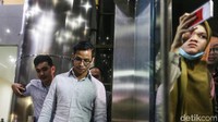 Rheza keluar dari Gedung KPK, Jalan Kuningan Persada, Jakarta Selatan, Selasa (28/8/2018) sekitar pukul 20.30 WIB.