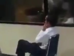 Ketika Jokowi Nobar Pertandingan Sepakbola Asian Games di Pos Polisi