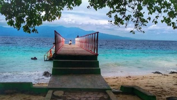 Pantai Liang