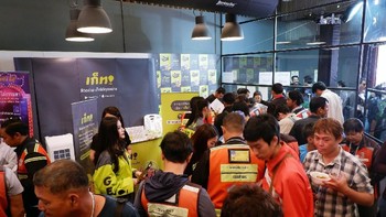 Get pun mulai menjaring para driver mereka di Thailand. Tak sedikit dari mereka sudah memamerkan peralatan tempurnya berupa helm hingga jaket di Facebook. (Foto: Facebook/GET Driver)