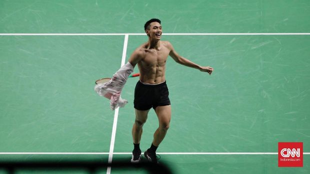 Jonatan Christie selalu buka baju setiap merayakan kemenangan di Asian Games 2018.