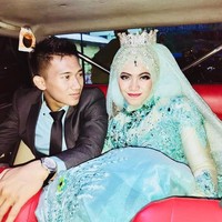 Iqbal Candra Pratama dan Sarah Tria Monita berhasil menyumabangkan emas untuk Indonesia di Asian Games 2018, dari cabang pencak silat. Keduanya jadi sorotan karena selain mengharumkan nama bangsa, juga sepasang suami istri yang baru menikah. Foto: Instagram