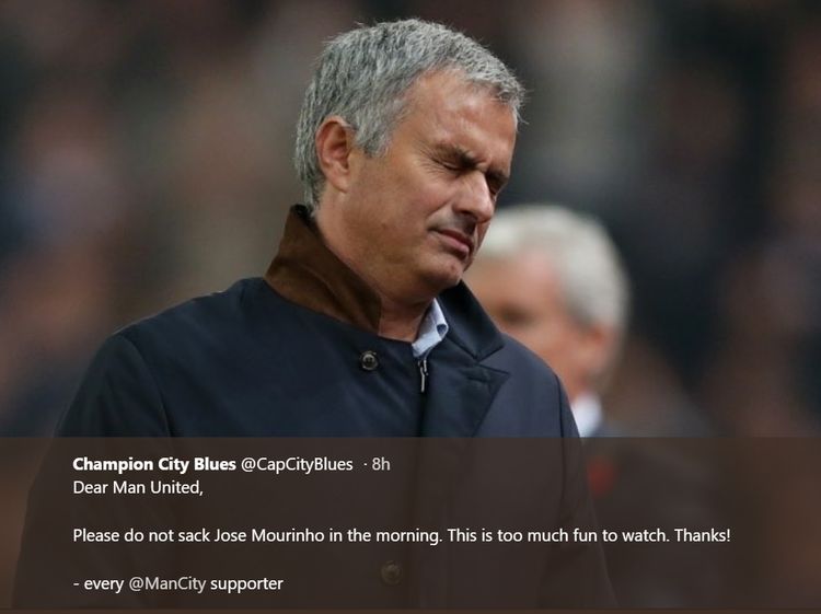 MU Dibekap Tottenham, Dihajar Meme