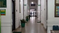 Lorong gedung B tampak sepi. (Foto: Resi Erlangga-detikcom)