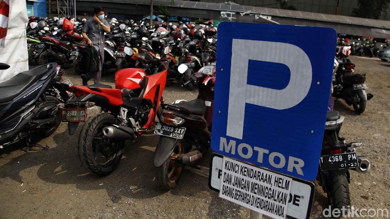 Parkir motor Foto: Pradita Utama Parkir motor Foto: Pradita Utama