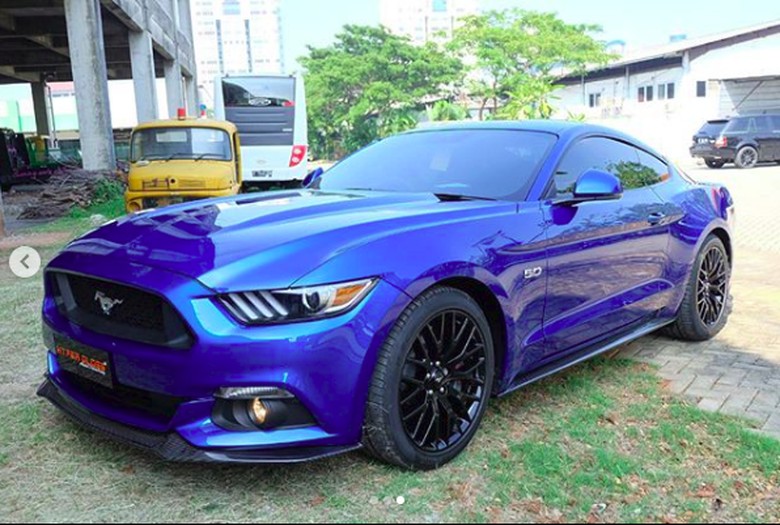 Ford Mustang GT 5.0 milik Kevin Sanjaya. Foto: Screenshot Instagram Kevin Sanjaya Ford Mustang GT 5.0 milik Kevin Sanjaya. Foto: Screenshot Instagram Kevin Sanjaya