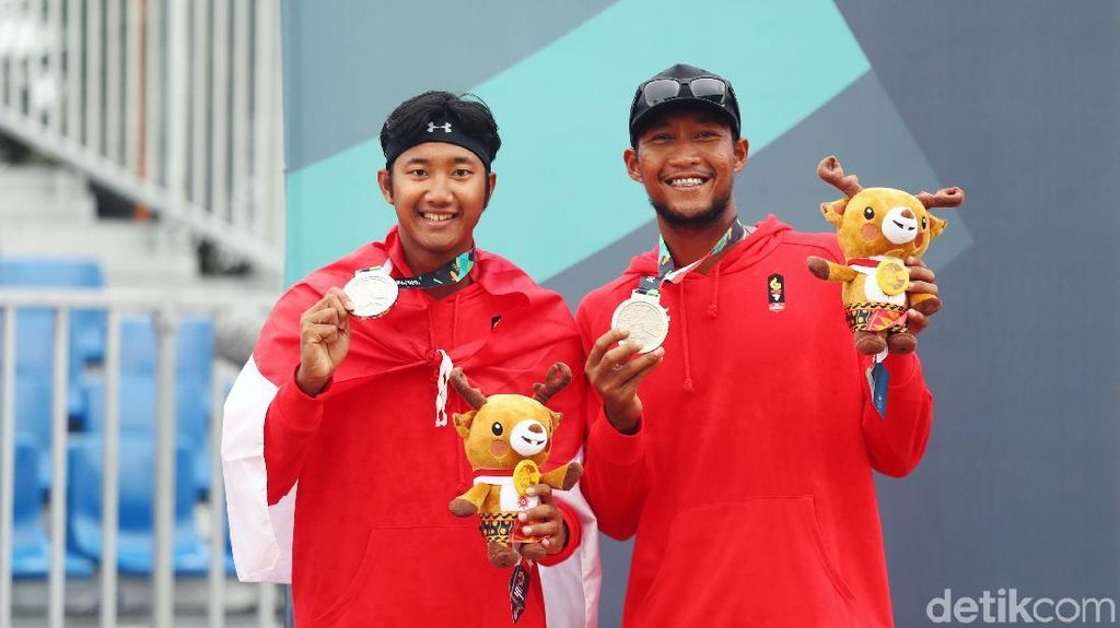 Kalah di Final Voli Pantai Putra, Ade Candra/Ashfiya Raih Perak Kalah di Final Voli Pantai Putra, Ade Candra/Ashfiya Raih Perak