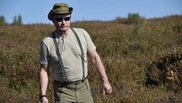 Dalam liburannya pada akhir pekan, Putin melakukan pendakian ke kawasan pegunungan yang diselimuti hutan di wilayah Tuva, Siberia bagian selatan. Foto: Sputnik/Alexei Nikolsky/Kremlin via REUTERS