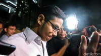 Dia tak menjawab apapun saat ditanya soal materi pemeriksaannya.