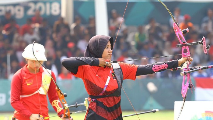 Diananda Raih Perak di Individual Recurve Putri

Pemanah Putri asal Indonesia Diananda Choirunisa berhadapan dengan  pemanah putri asal China Zhang Xinyan di babak final individual Recurve Putri dalam ajang Asian Ganes 2018, Jakarta, Selasa (28/8/2018). Dalam pertandingan final ini wakil Indonesia Diananda Choirunisa harus mengakui ketangguhan dari Zhang Xinyan dengan poin 7-3 dan meraih medali perak. Grandyos Zafna/detikcom