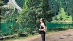 Foto: Olivia Jensen & Pegunungan Austria yang Cantik