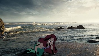 Ariel berada di pantai yang berminyak. Foto: disneyunhappilyeverafter.tumblr.com