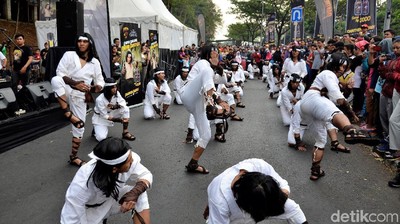 Aksi Flash Mob Wiro Sableng