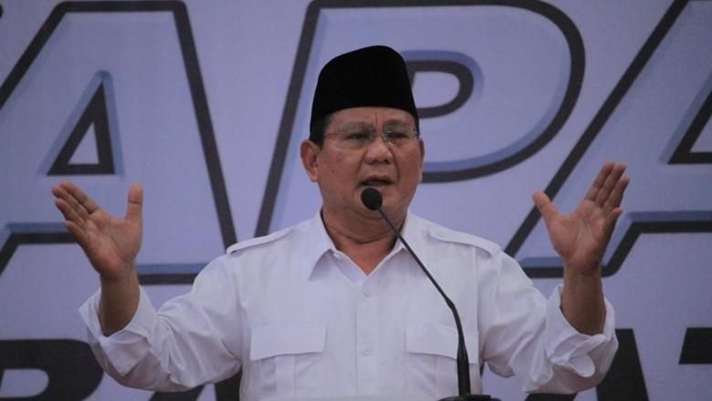 Canda Prabowo ke Warga: Kelihatan dari Tampang, Kredit Belum Lunas Canda Prabowo ke Warga: Kelihatan dari Tampang, Kredit Belum Lunas