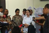 Menko PMK Puan Maharani memberikan keterangan pasca mengikuti Rapat Rekonstruksi dan Rehabilitasi Provinsi NTB PascaGempa di Kantor Wapres (Foto: dok. Kemenko PMK)