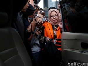 Eni Minta Bantuan untuk Suami di Pilkada: Pak Kotjo Beri Rp 2 M