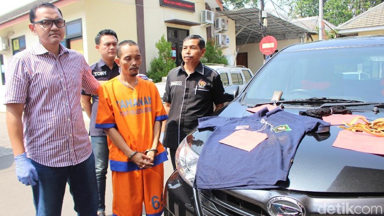 4 Pria Terciduk Rampas Taksi Online di Sidoarjo 4 Pria Terciduk Rampas Taksi Online di Sidoarjo