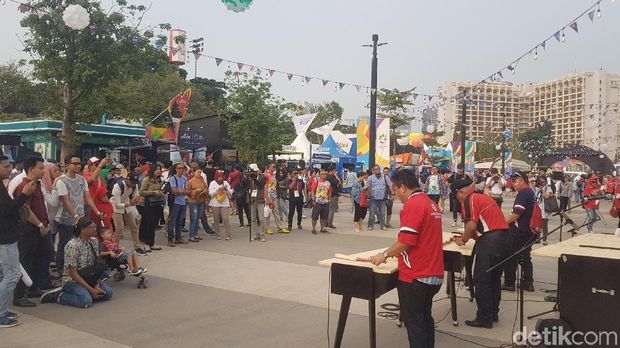 Dihibur Reog Ponorogo Habis Seru-seruan Nonton Final Bulutangkis