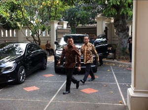 Moeldoko Hadiri Rapat Timses Jokowi-Maruf di Posko Cemara
