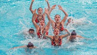 Tim renang artistik China berhasil meraih poin tertinggi dalam pertandingan renang artistik nomor Team Technical Routine di GBK Aquatic Stadium, Rabu (29/8/2018).